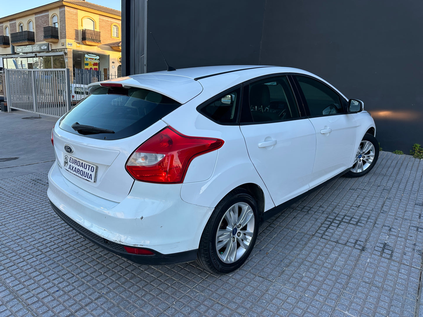 FORD FOCUS