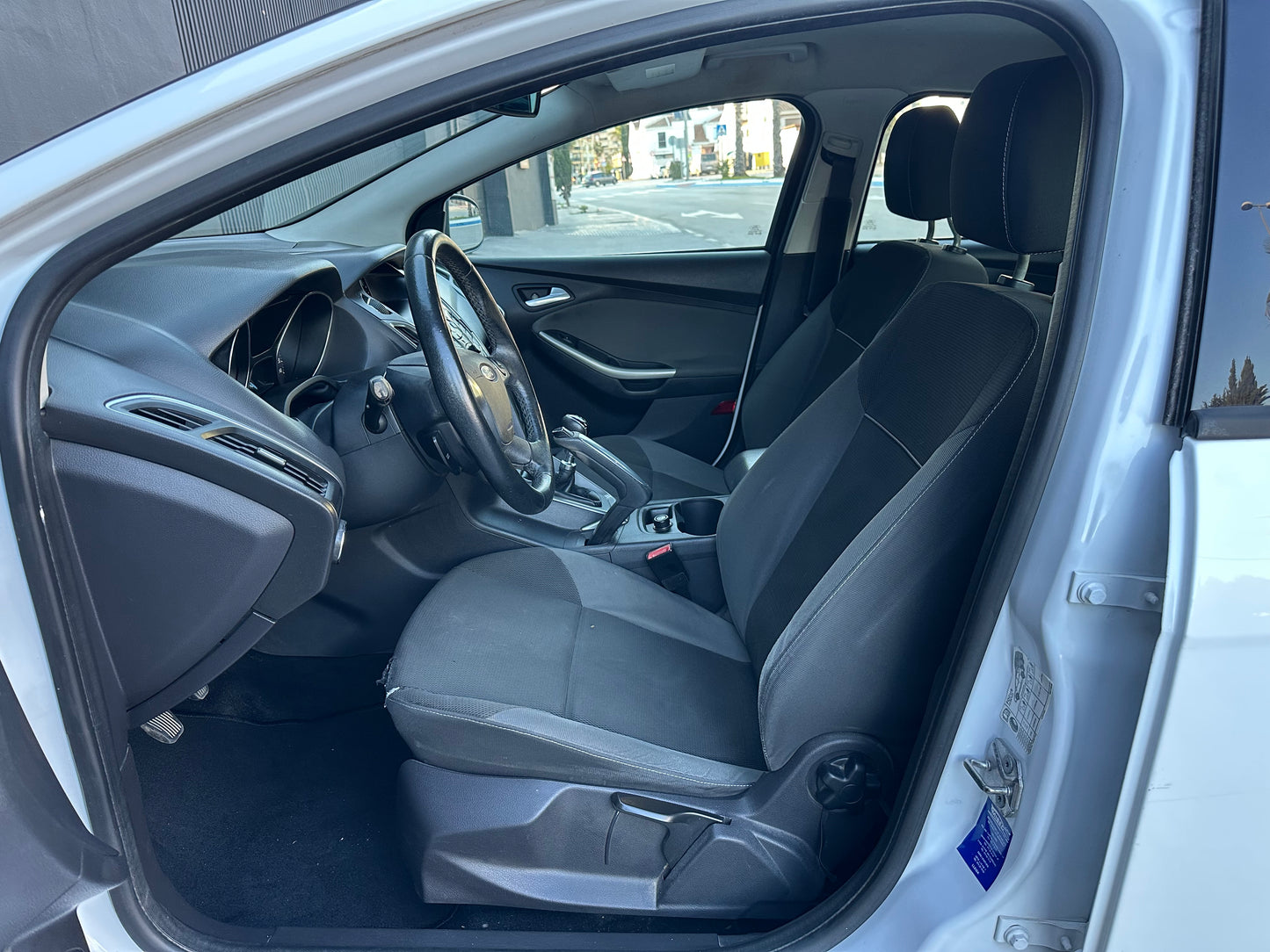 FORD FOCUS