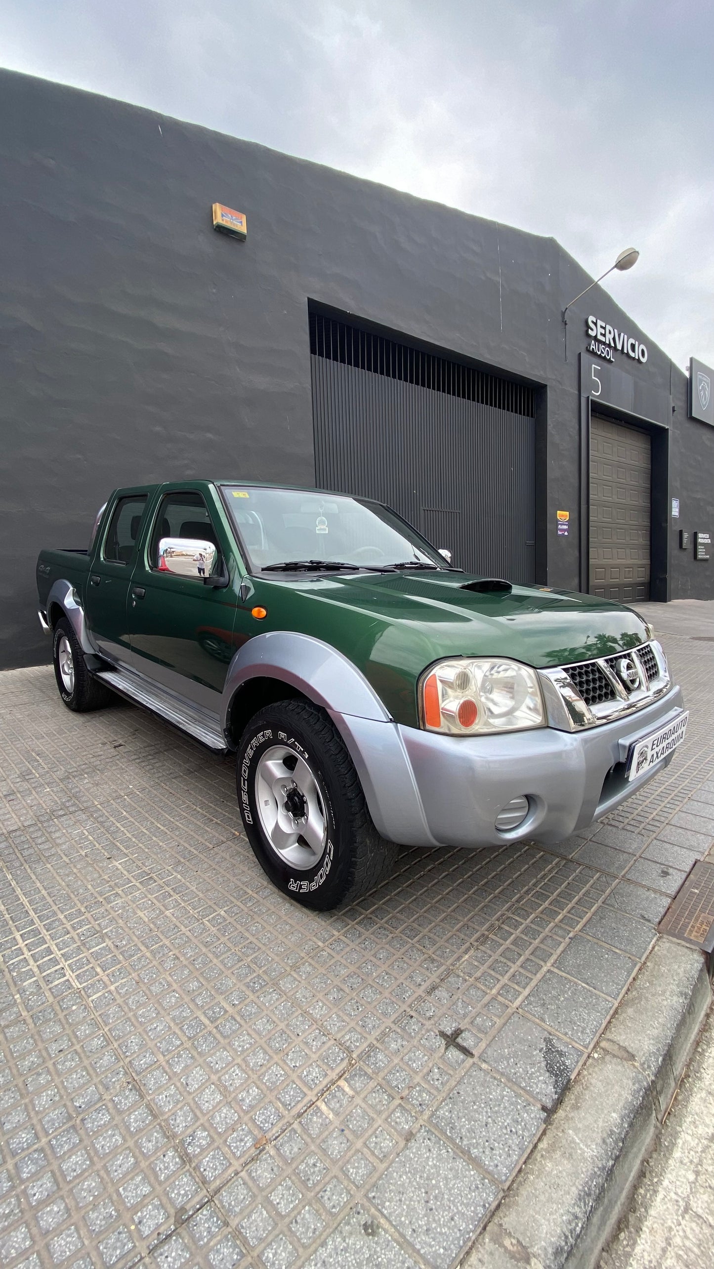 NISSAN NAVARA PICK-UP