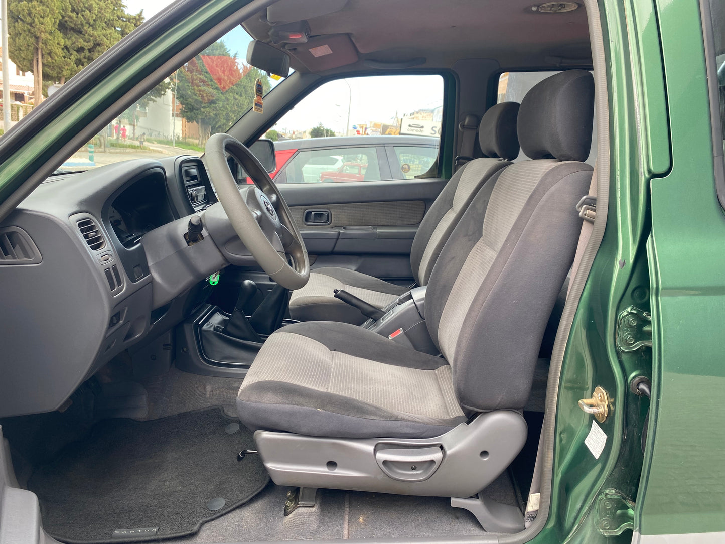 NISSAN NAVARA PICK-UP