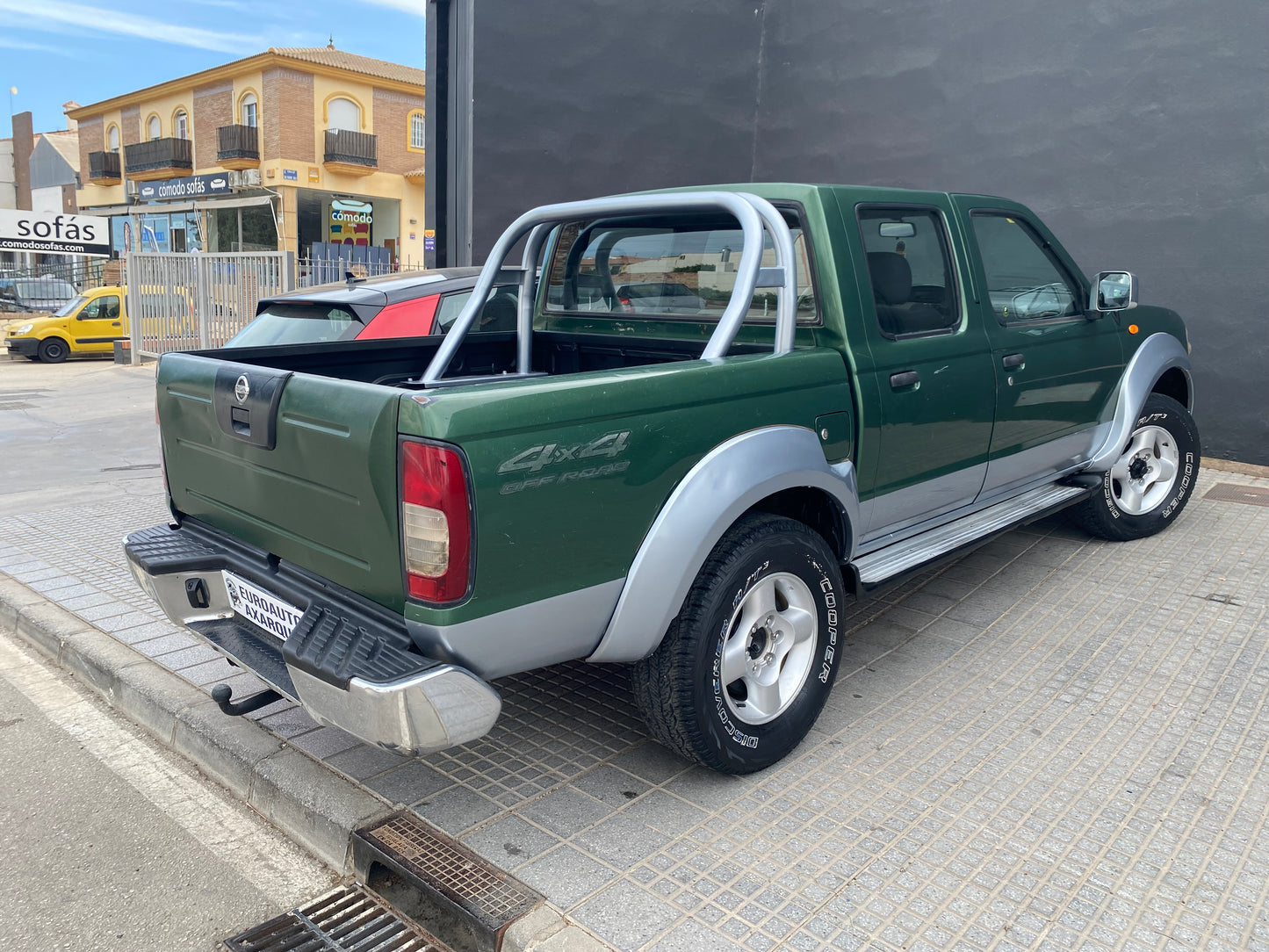 NISSAN NAVARA PICK-UP