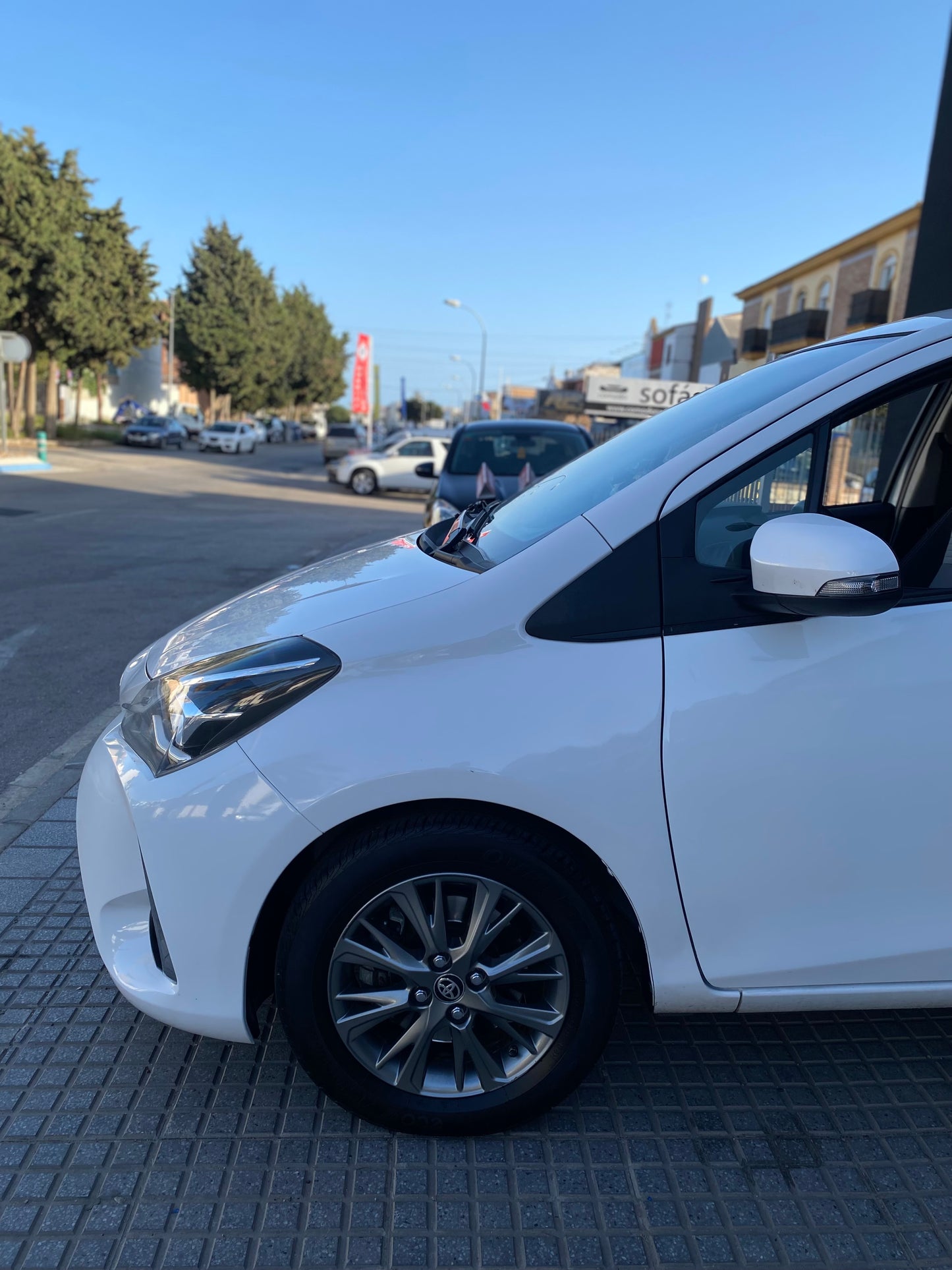 TOYOTA YARIS HYBRID