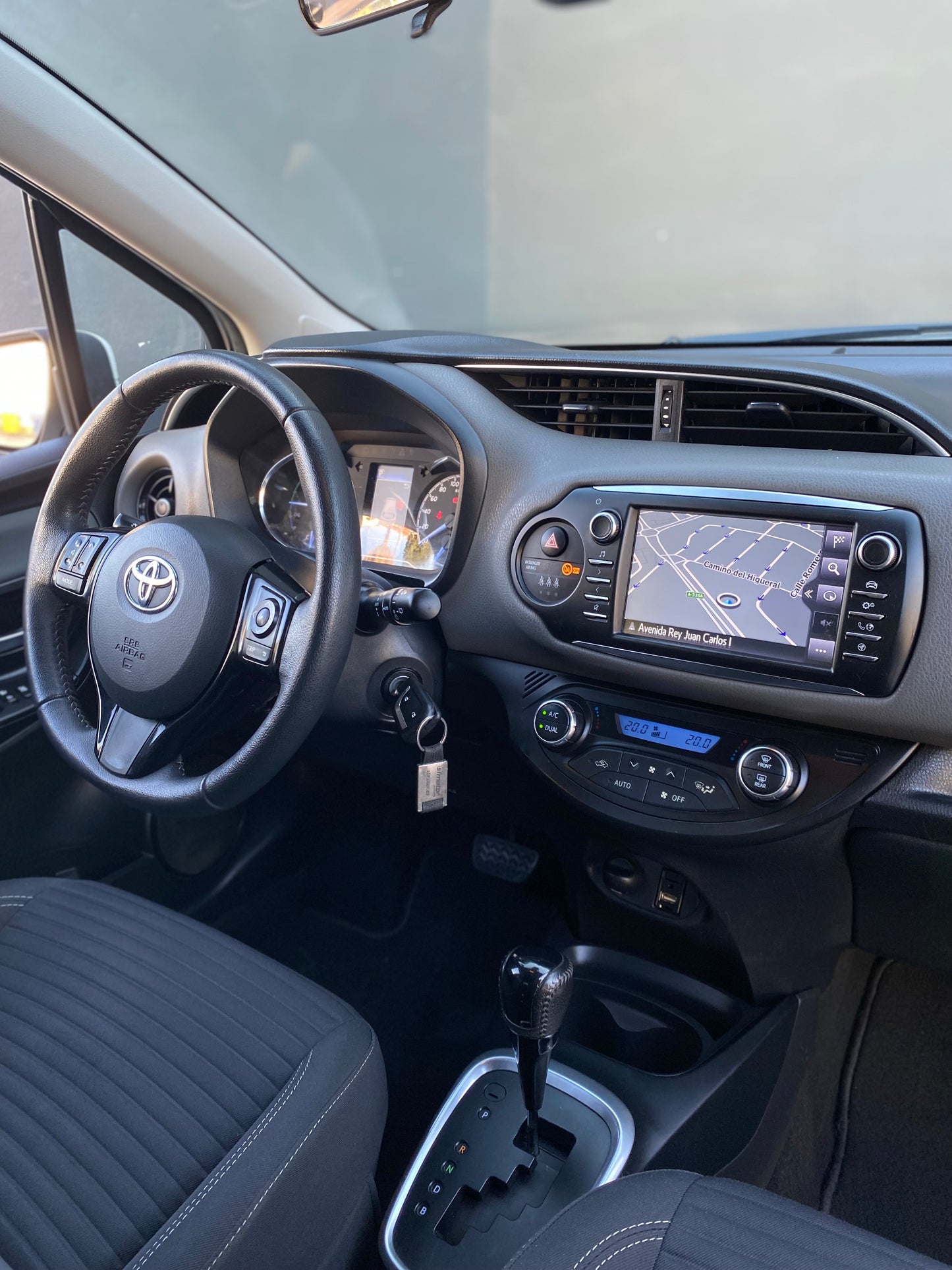 TOYOTA YARIS HYBRID