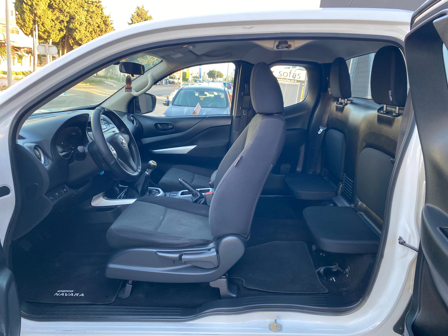 NISSAN NAVARA NP300