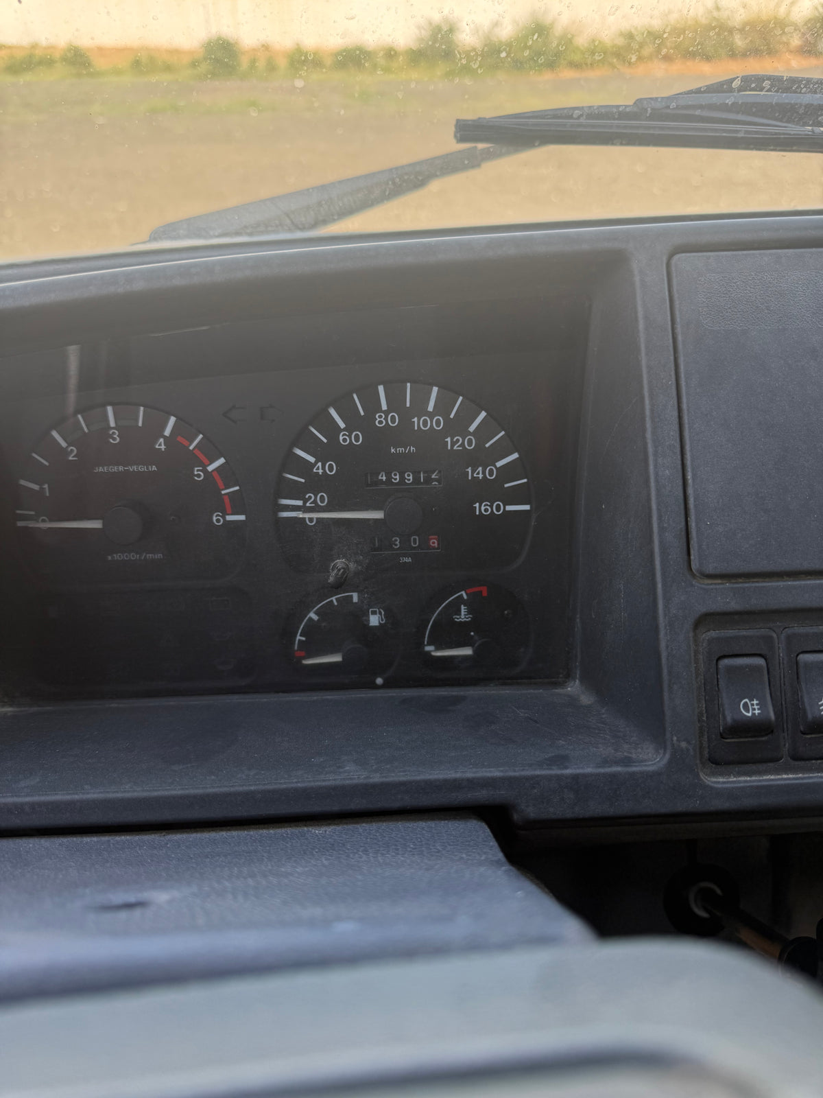 NISSAN TRADE VOLQUETE
