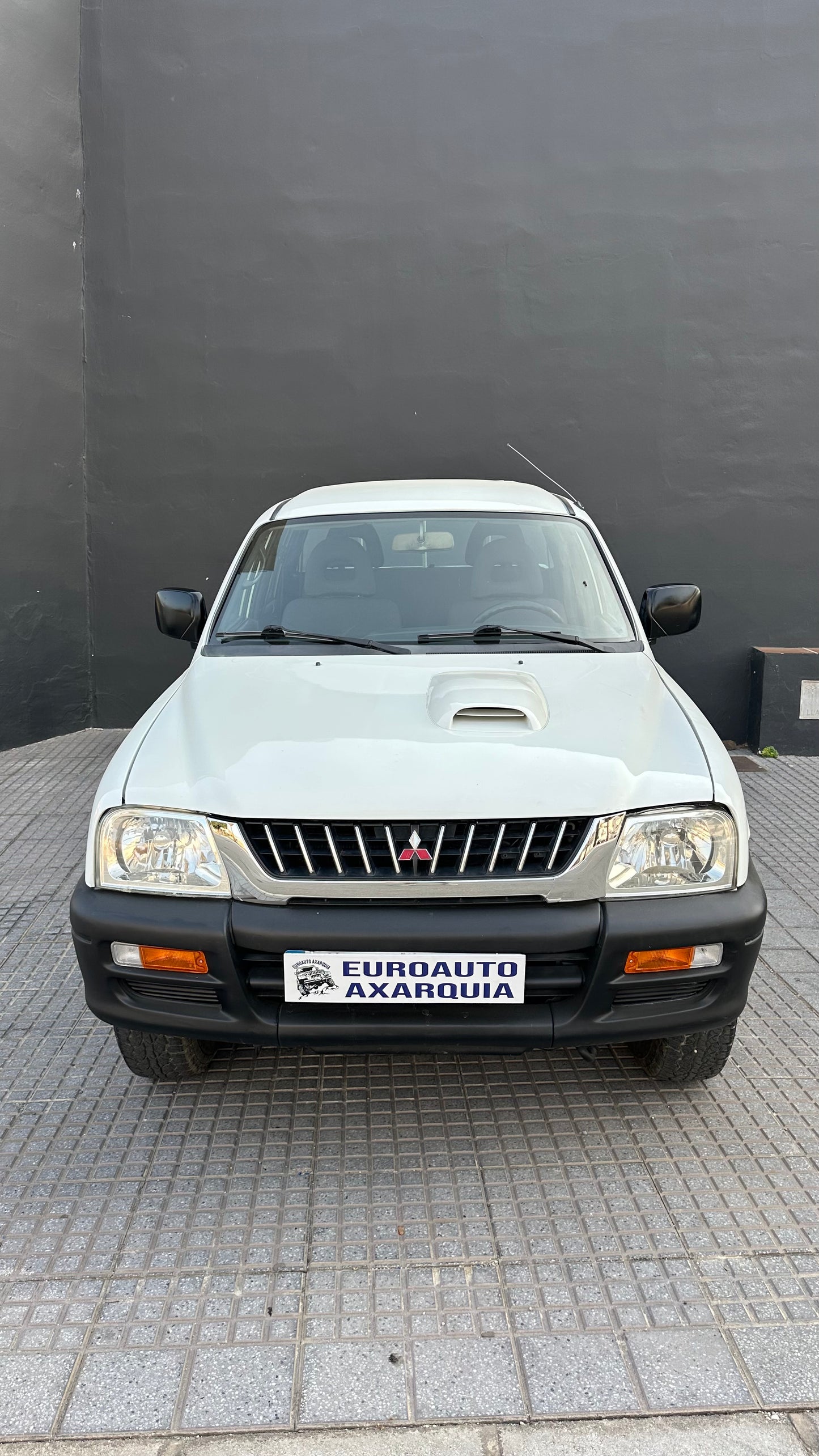 MITSUBISHI L200 PICK-UP