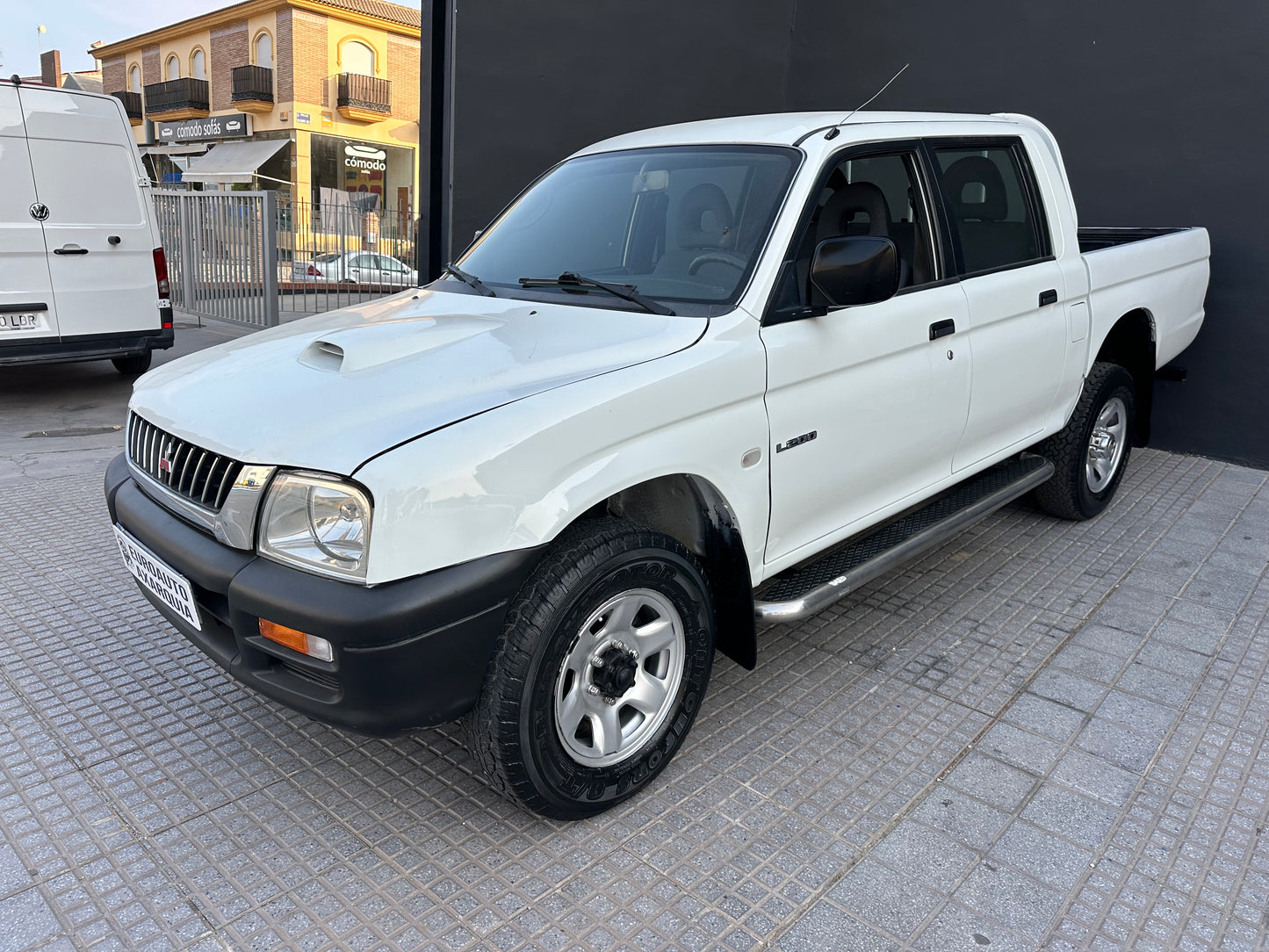 MITSUBISHI L200 PICK-UP