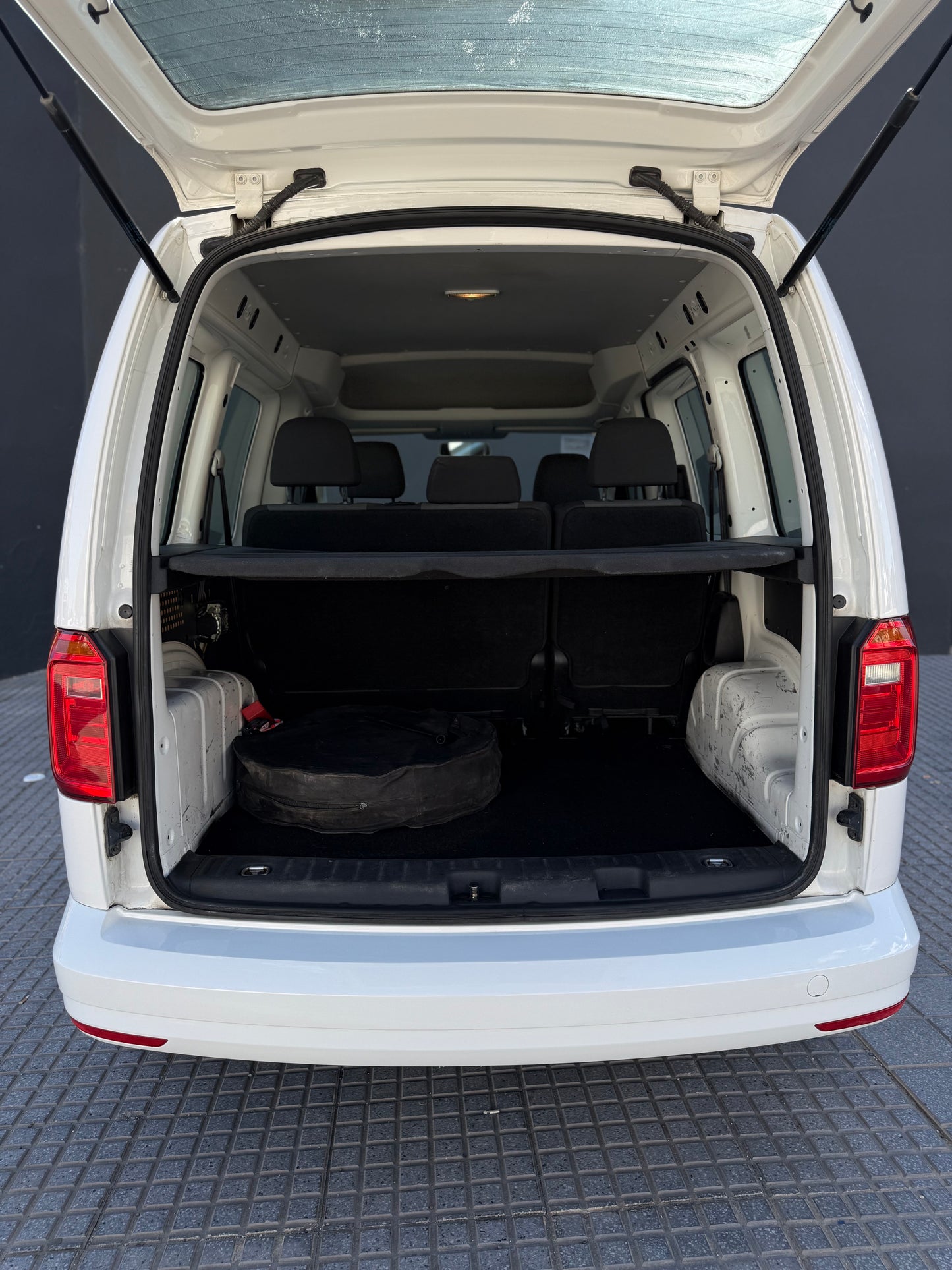 VOLKSWAGEN CADDY 4MOTION
