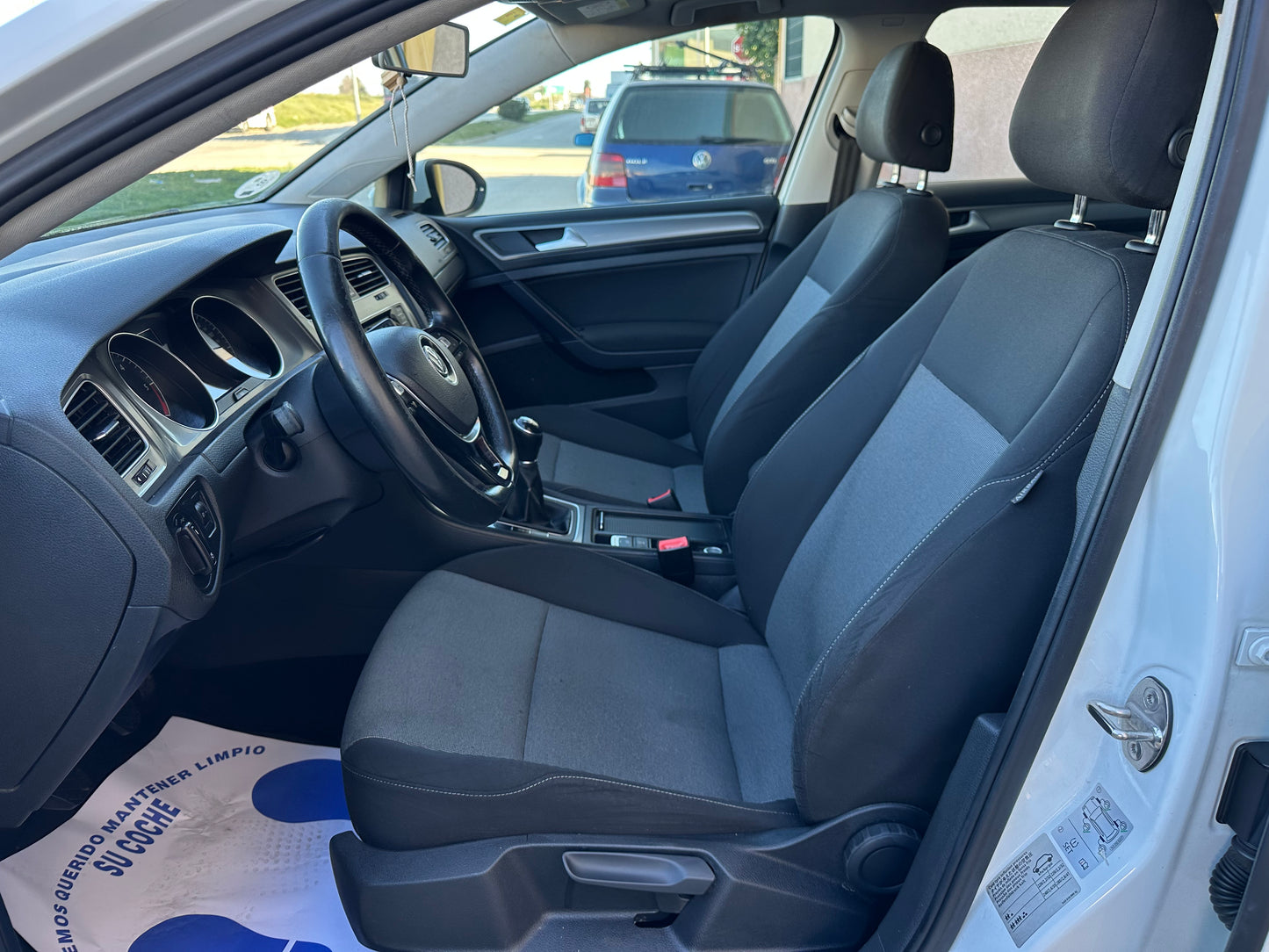 VOLKSWAGEN GOLF 7