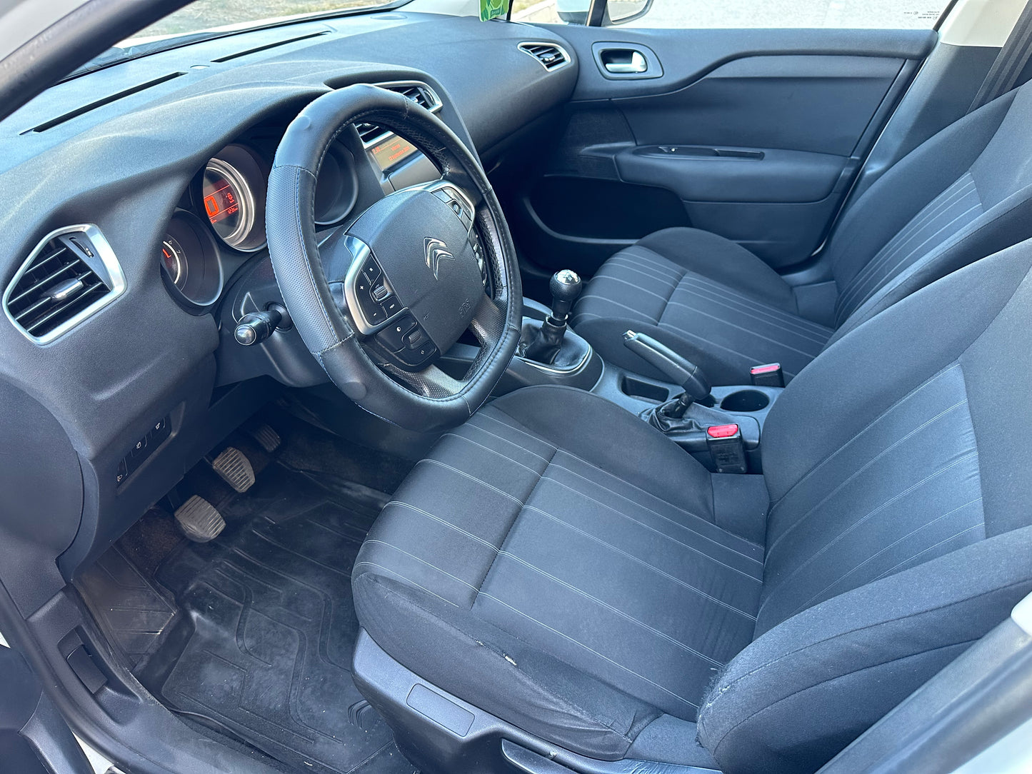 CITROËN C4 1.4 INY
