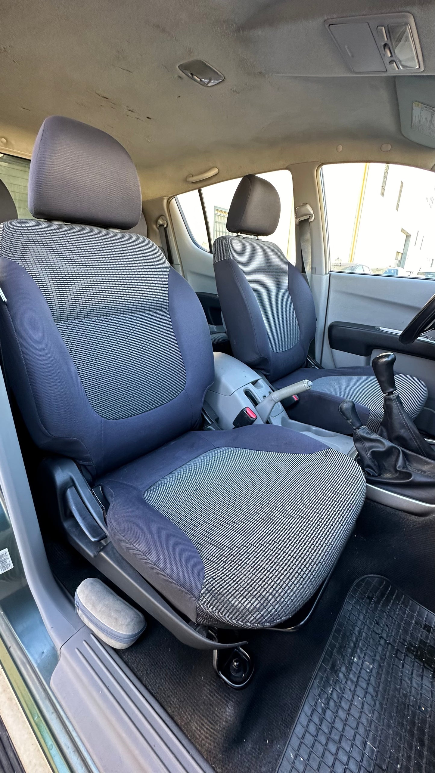 MITSUBISHI L200 PICK-UP 2.5