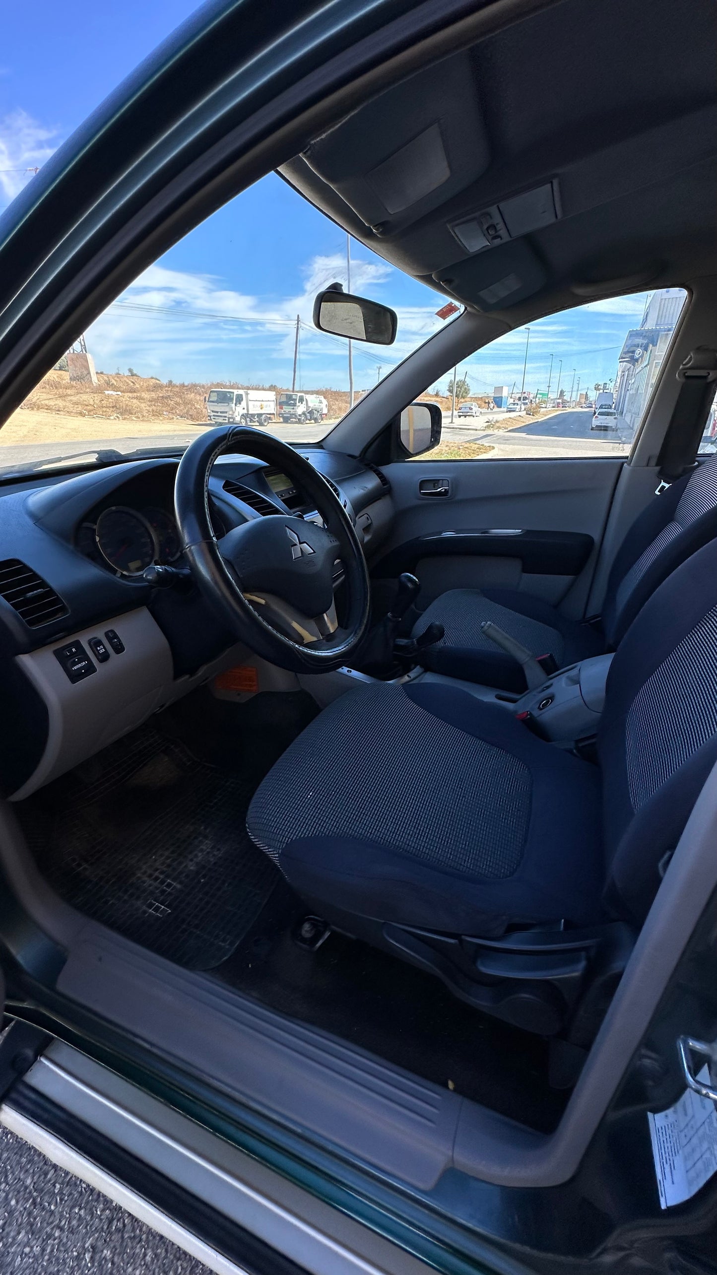 MITSUBISHI L200 PICK-UP 2.5