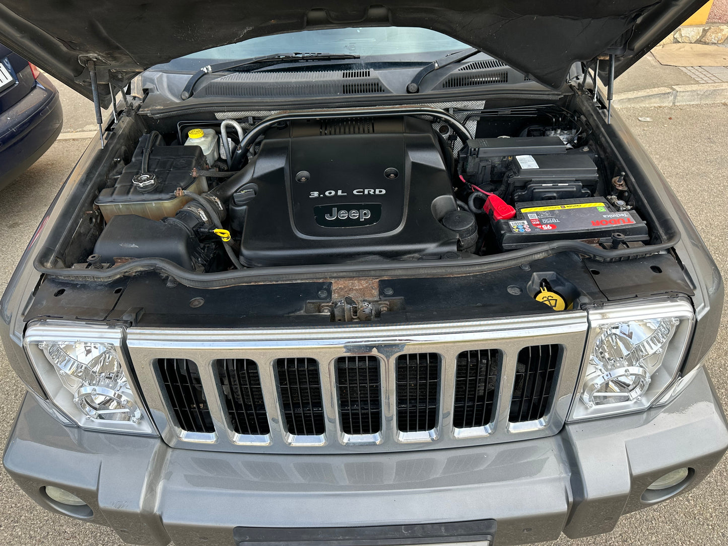 JEEP COMMANDER 3.0CDI V6
