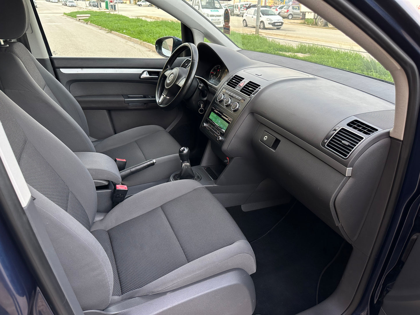 VOLKSWAGEN TOURAN 1.6 TDI