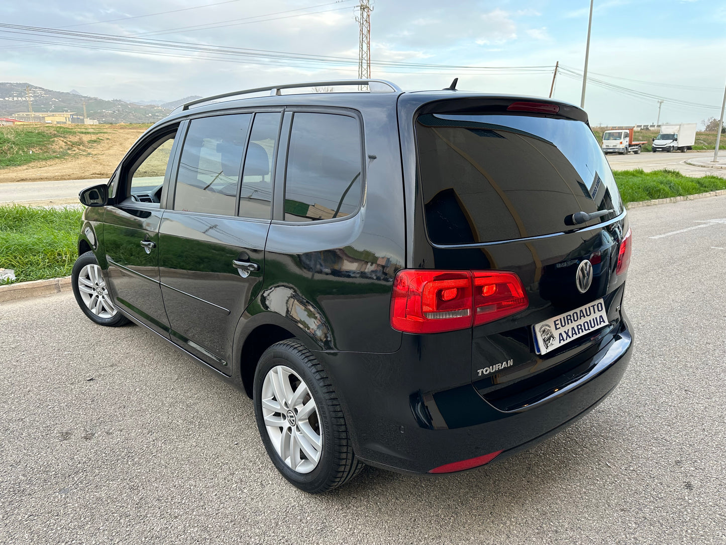 VOLKSWAGEN TOURAN 1.6 TDI 7 PLAZAS