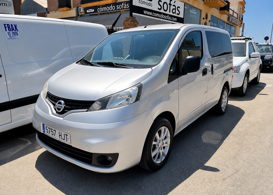 NISSAN NV 200