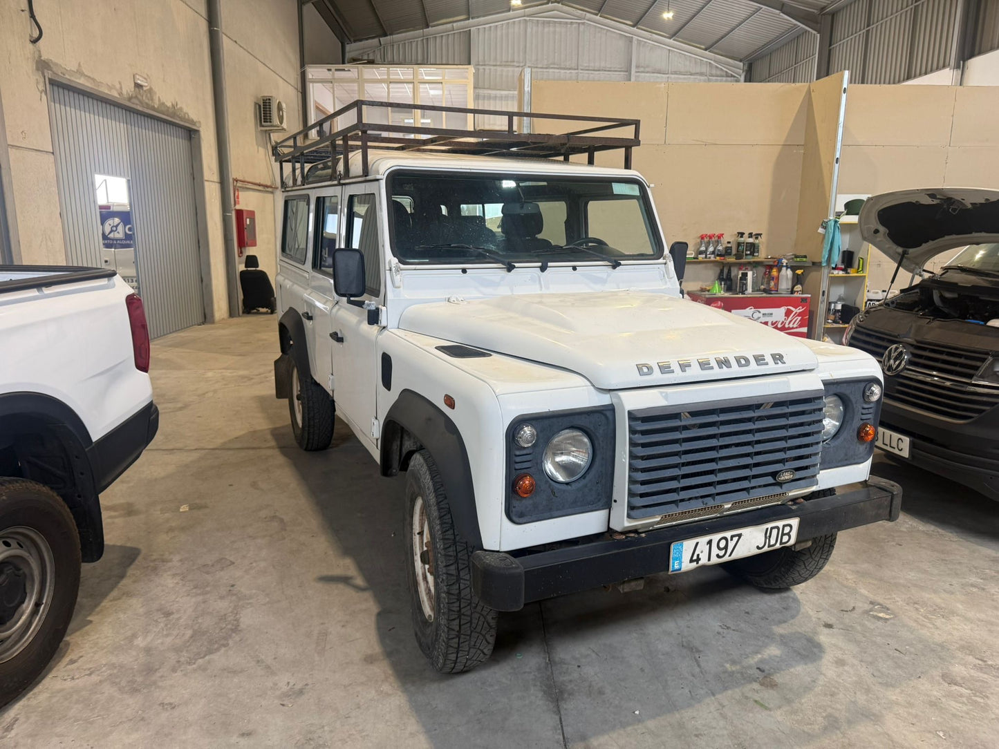 LAND ROVER DEFENDER