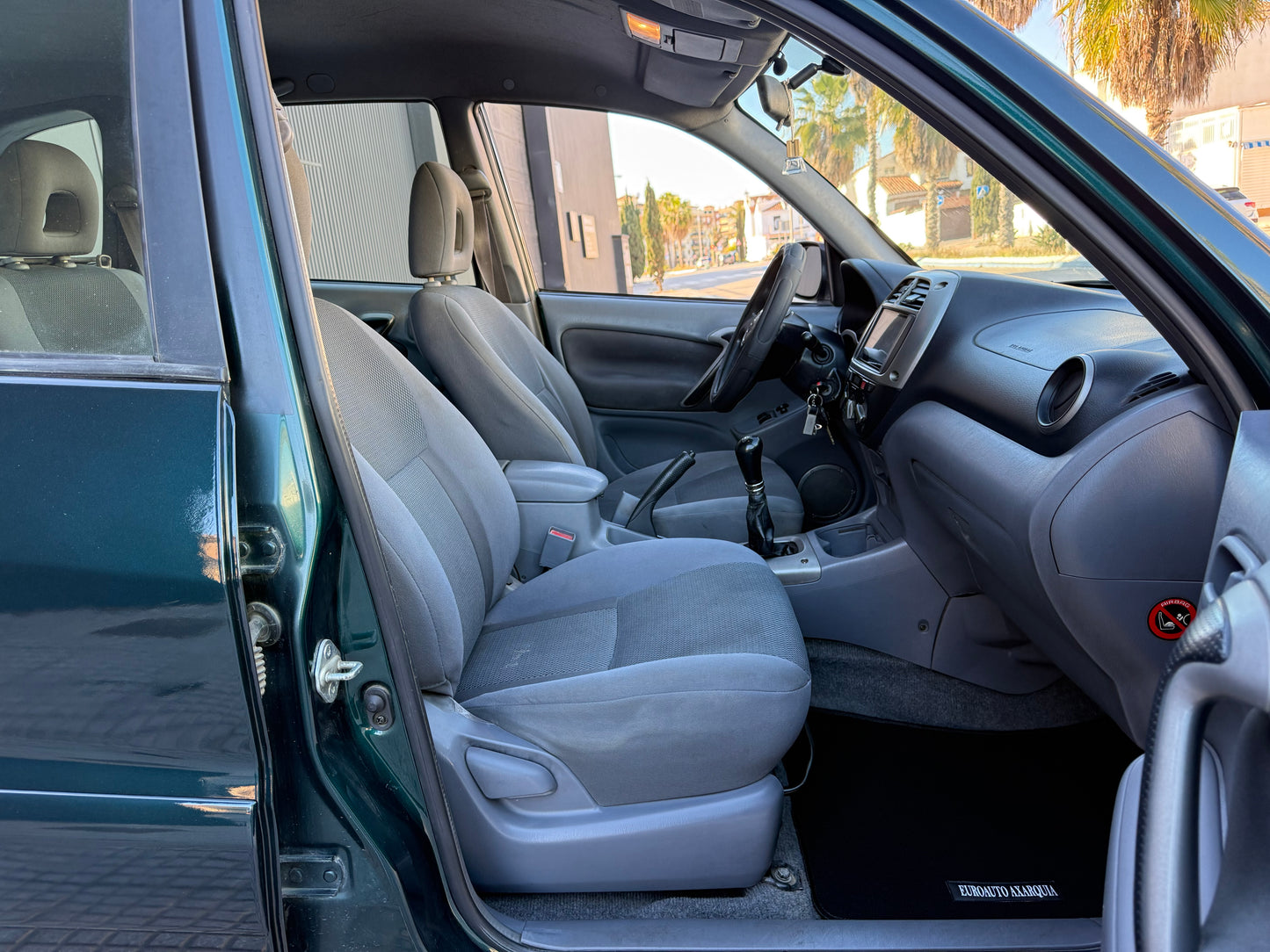 TOYOTA RAV-4