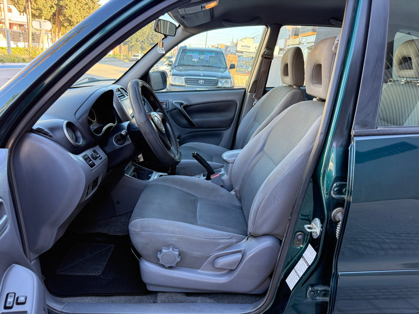TOYOTA RAV-4