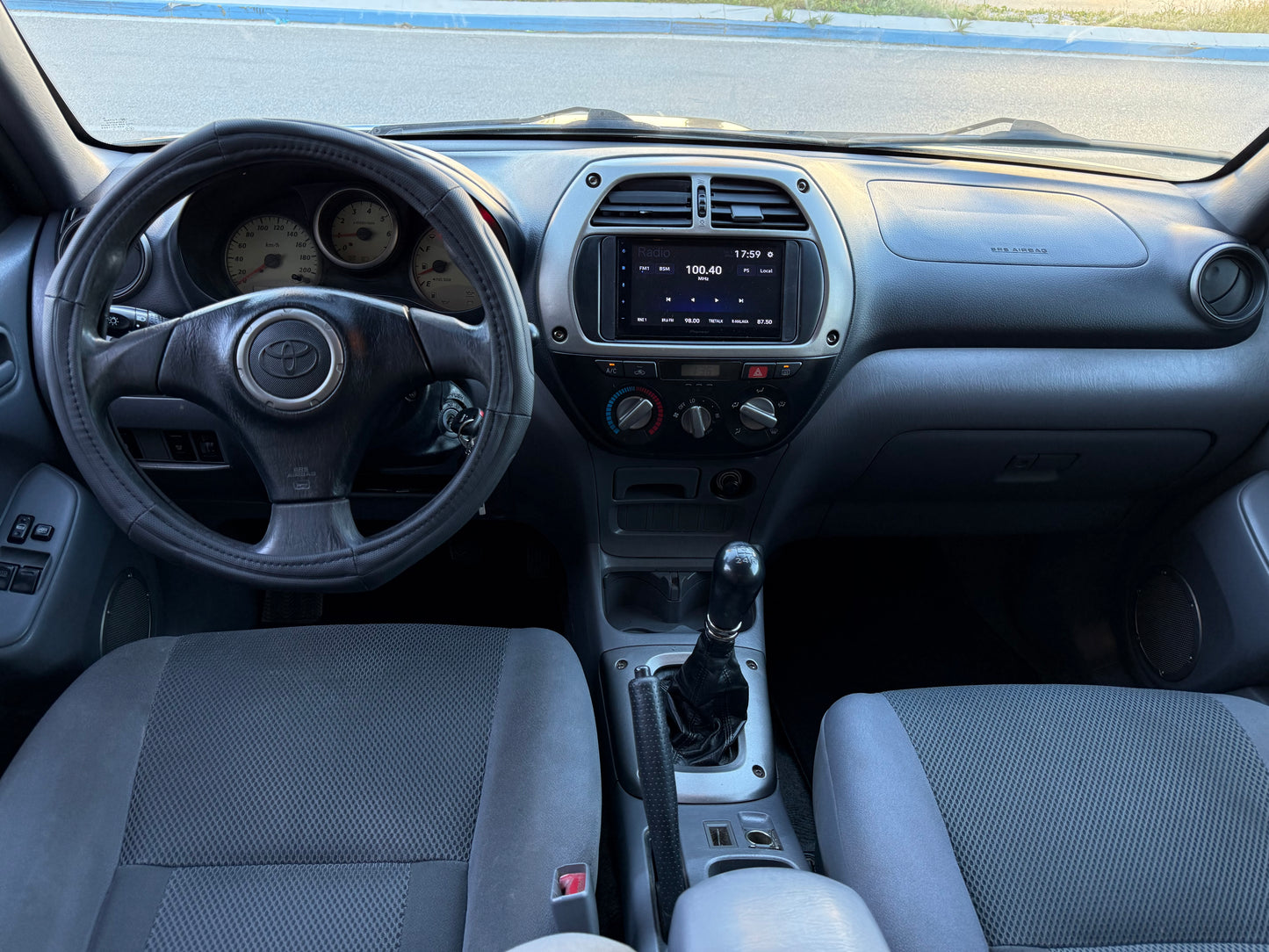 TOYOTA RAV-4