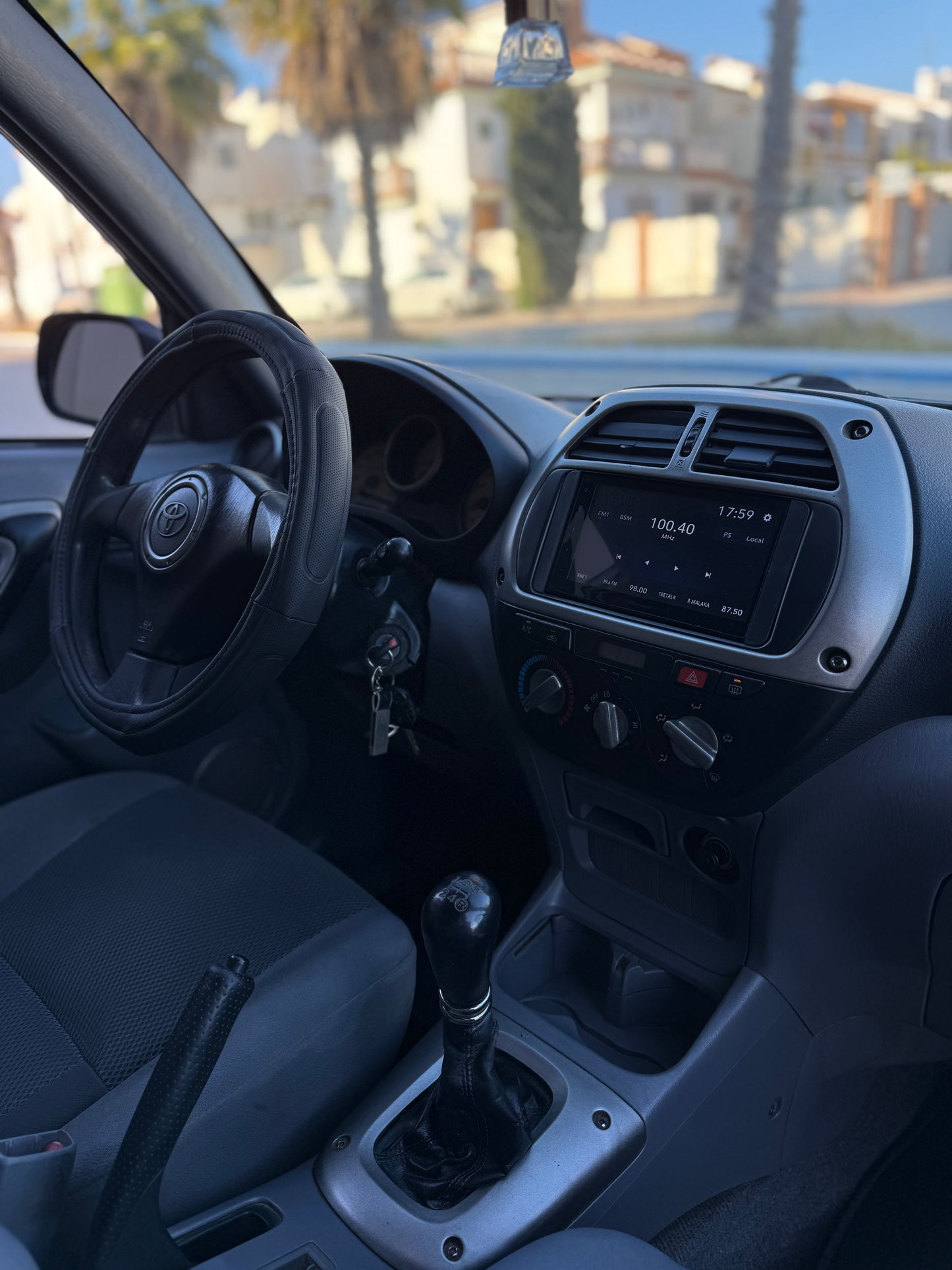 TOYOTA RAV-4