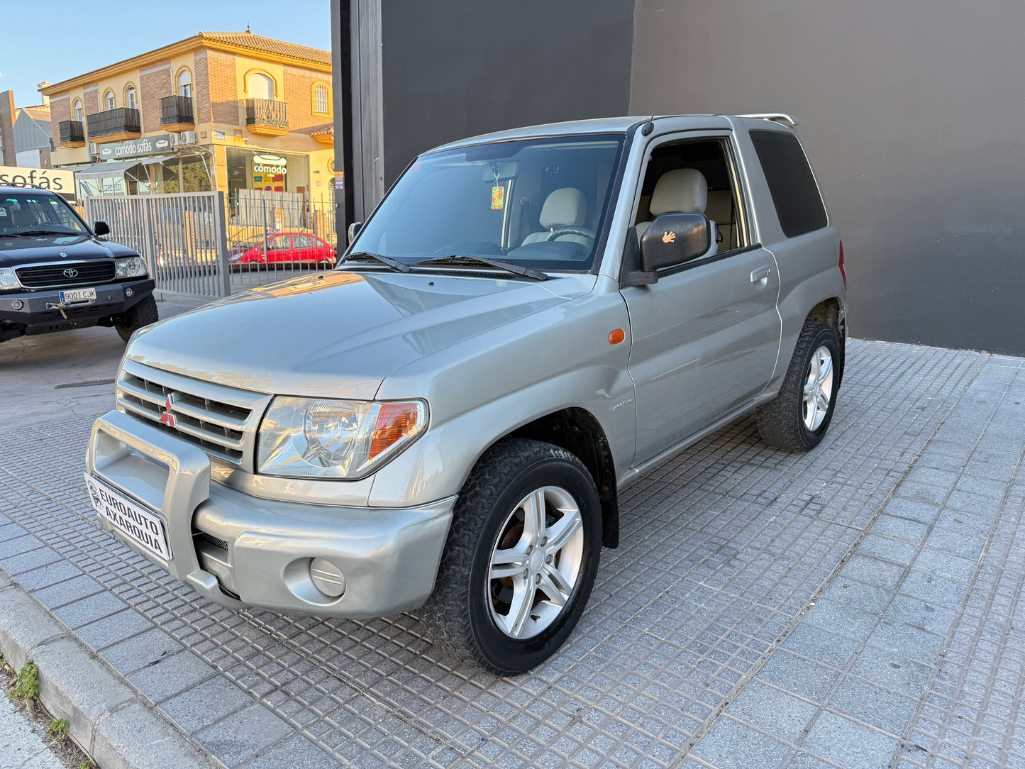 MITSUBISHI MONTERO IO