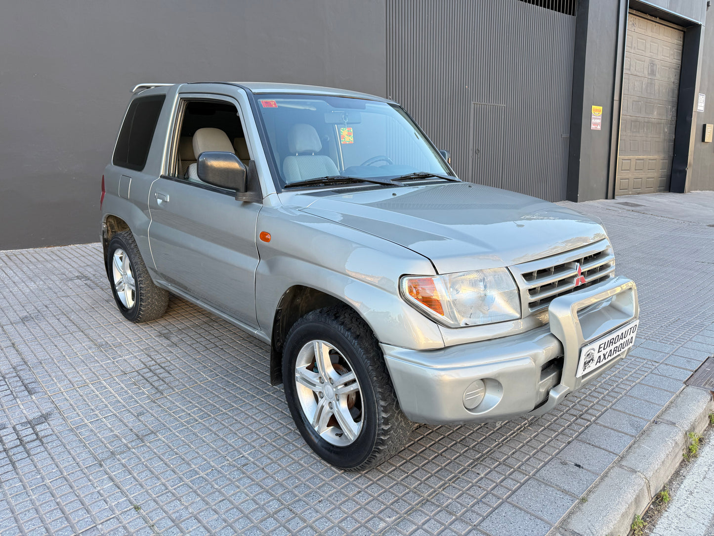 MITSUBISHI MONTERO IO