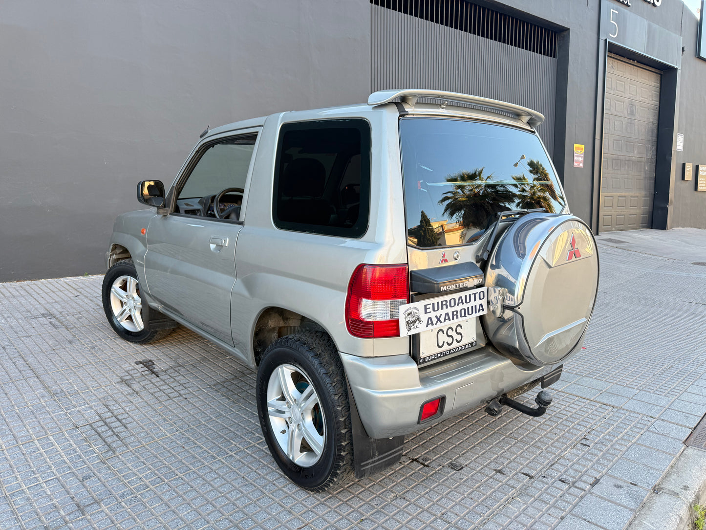 MITSUBISHI MONTERO IO