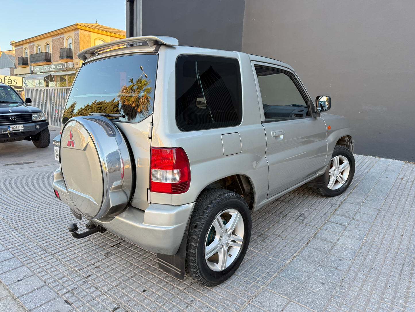 MITSUBISHI MONTERO IO