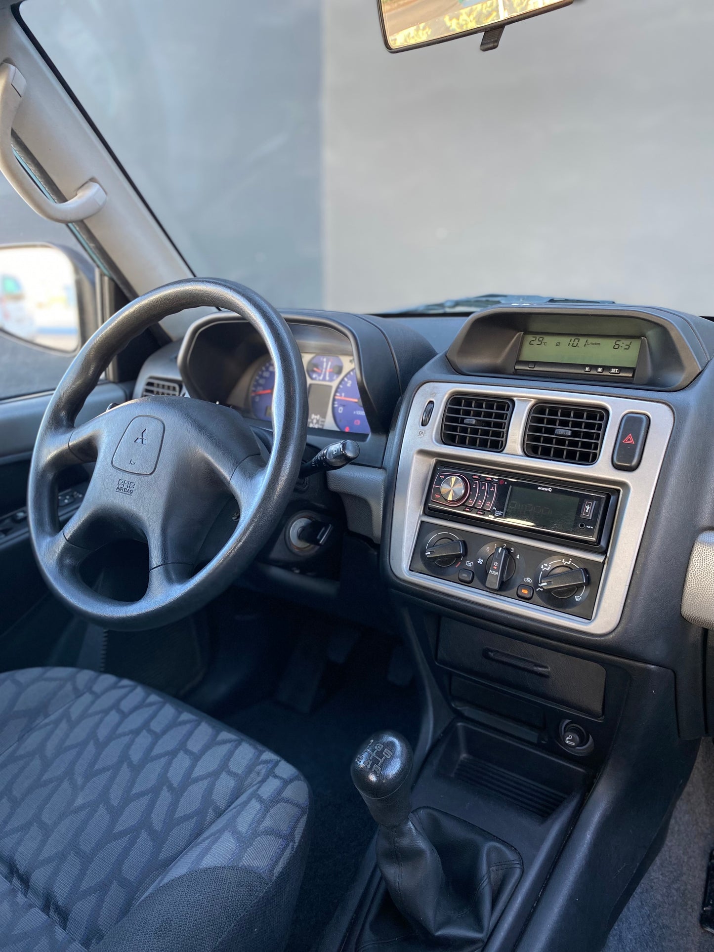 MITSUBISHI MONTERO IO