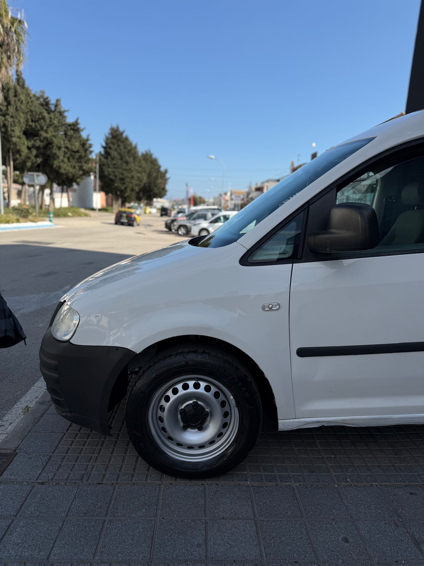 VOLKSWAGEN CADDY