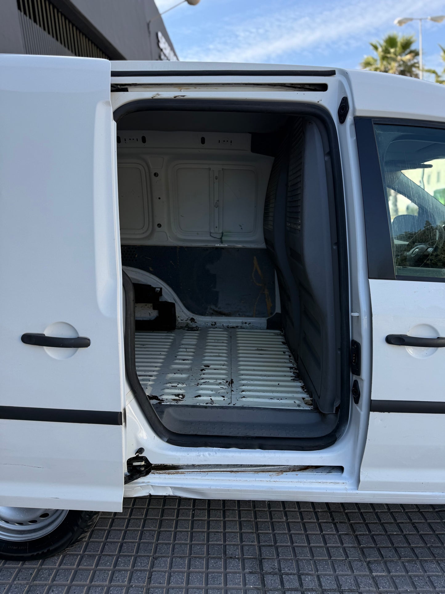 VOLKSWAGEN CADDY