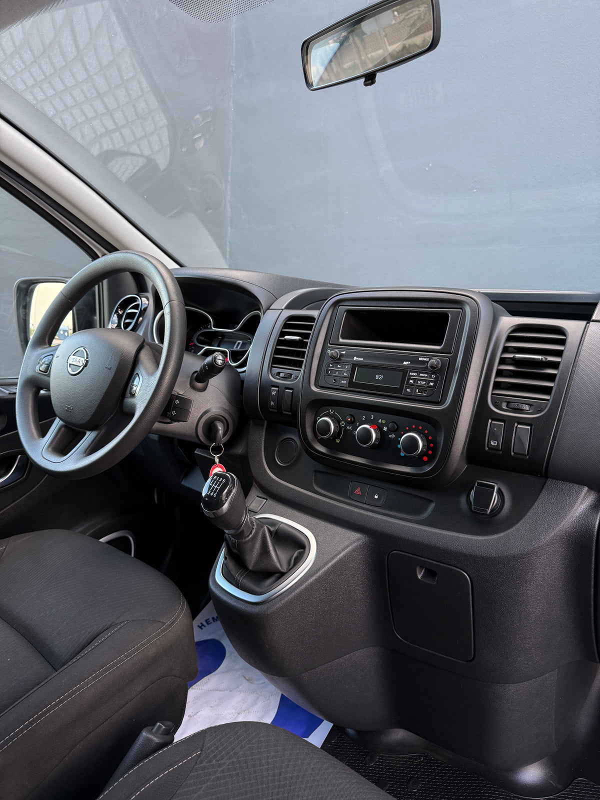 NISSAN NV300 6 PLAZAS