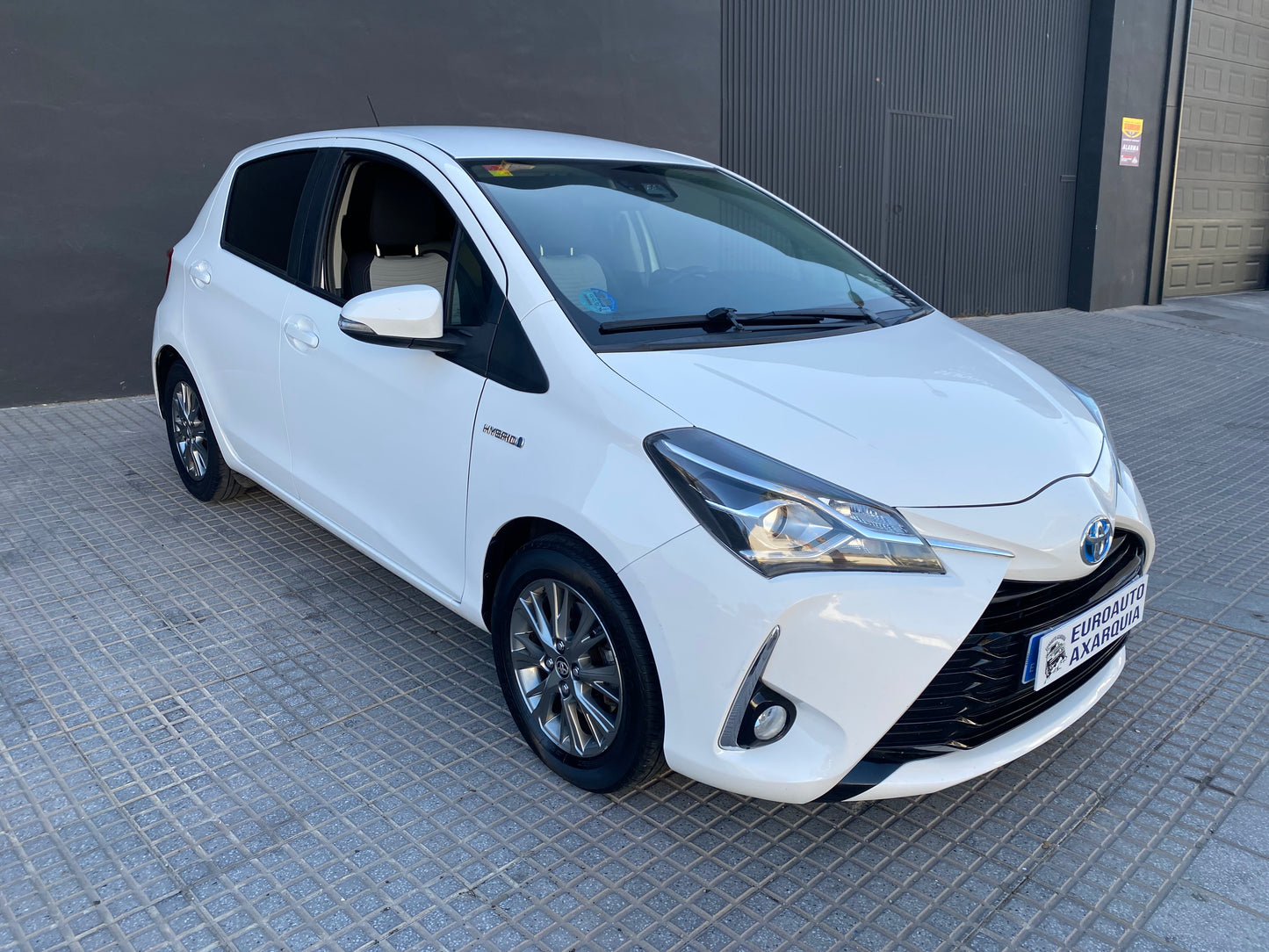 TOYOTA YARIS HYBRID