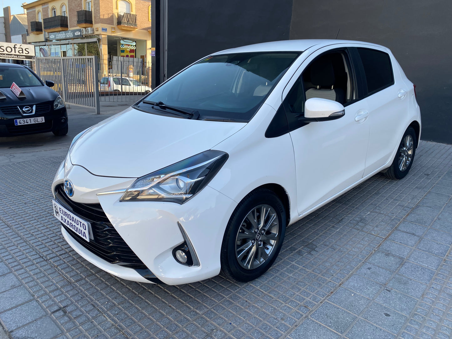 TOYOTA YARIS HYBRID