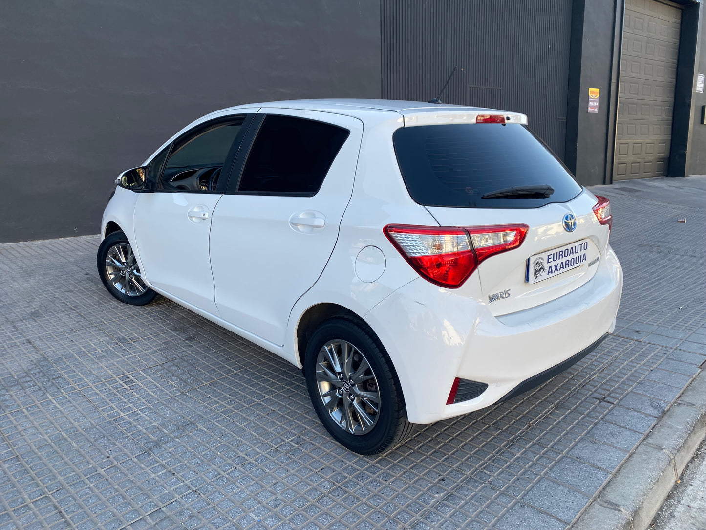 TOYOTA YARIS HYBRID