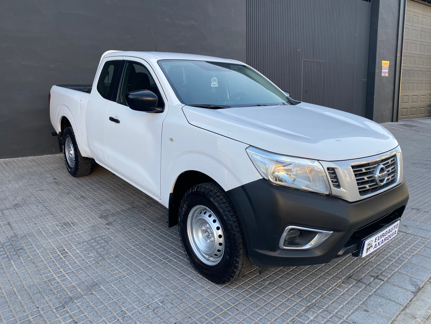 NISSAN NAVARA NP300