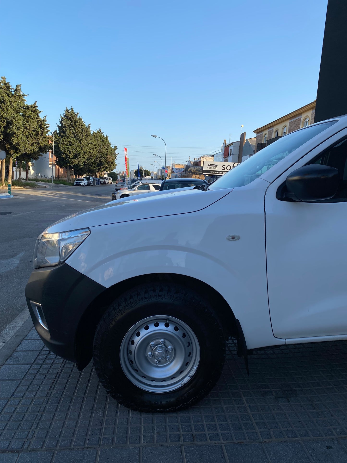 NISSAN NAVARA NP300