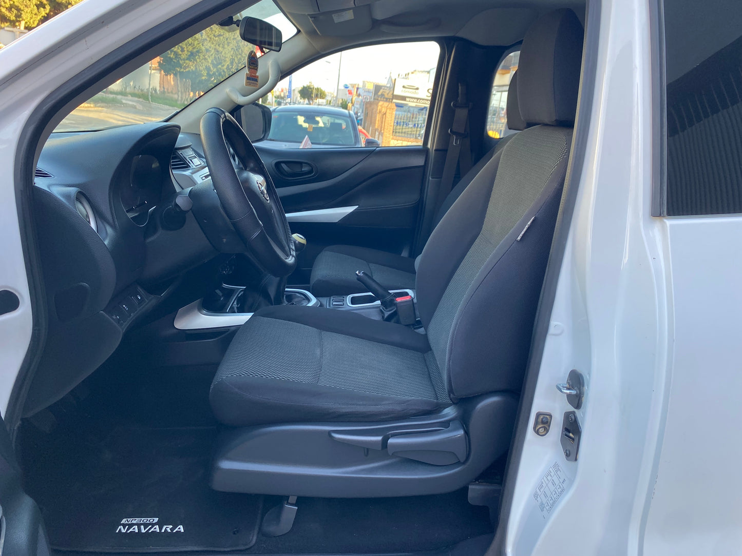 NISSAN NAVARA NP300