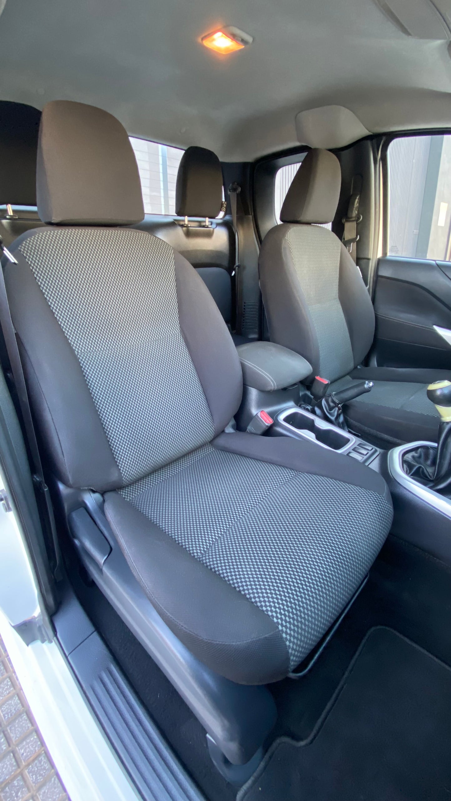 NISSAN NAVARA NP300