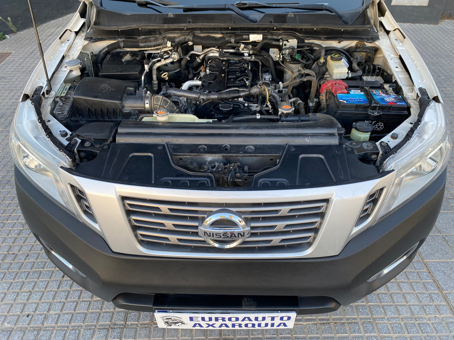 NISSAN NAVARA NP300