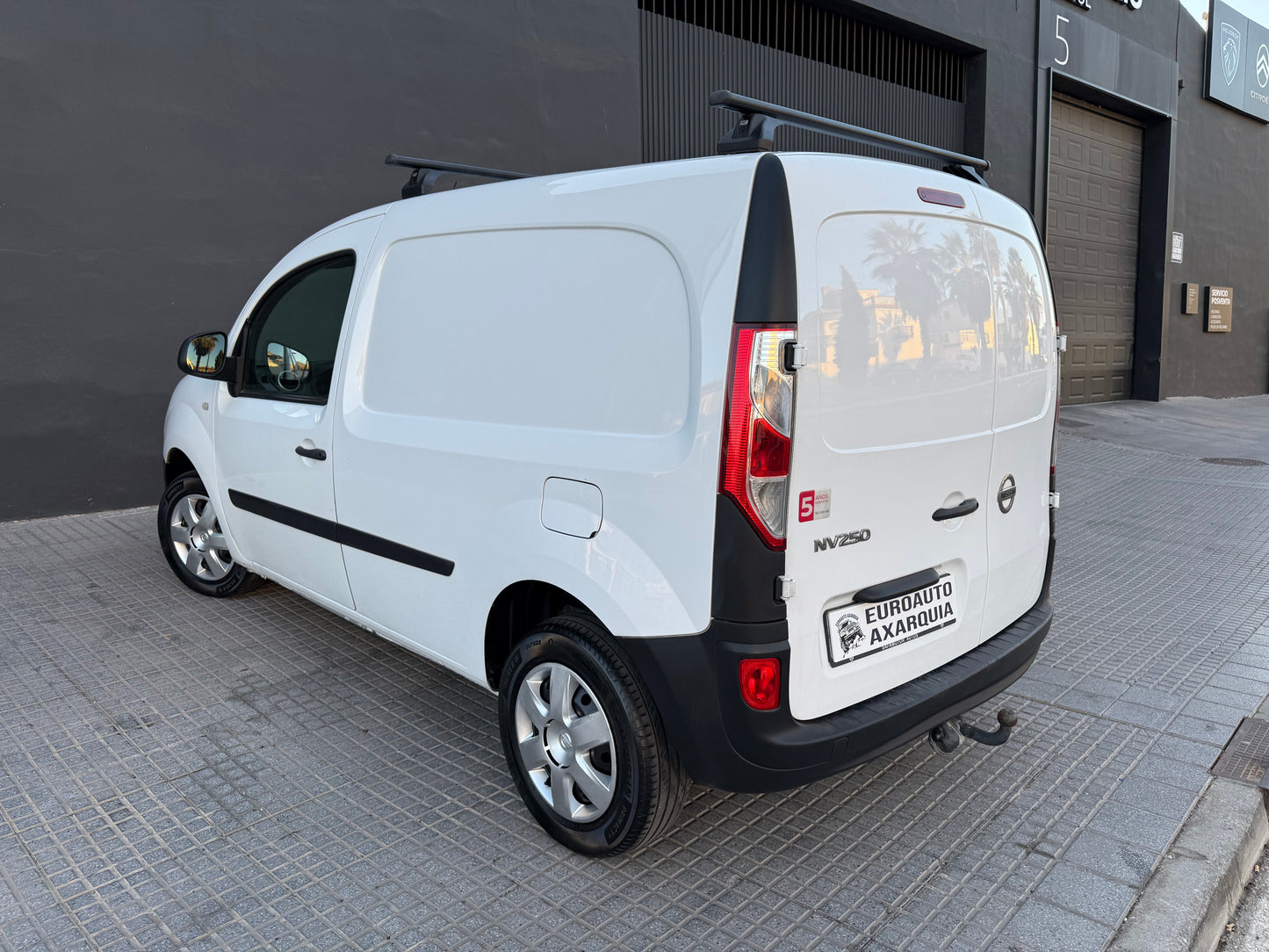 NISSAN NV 250