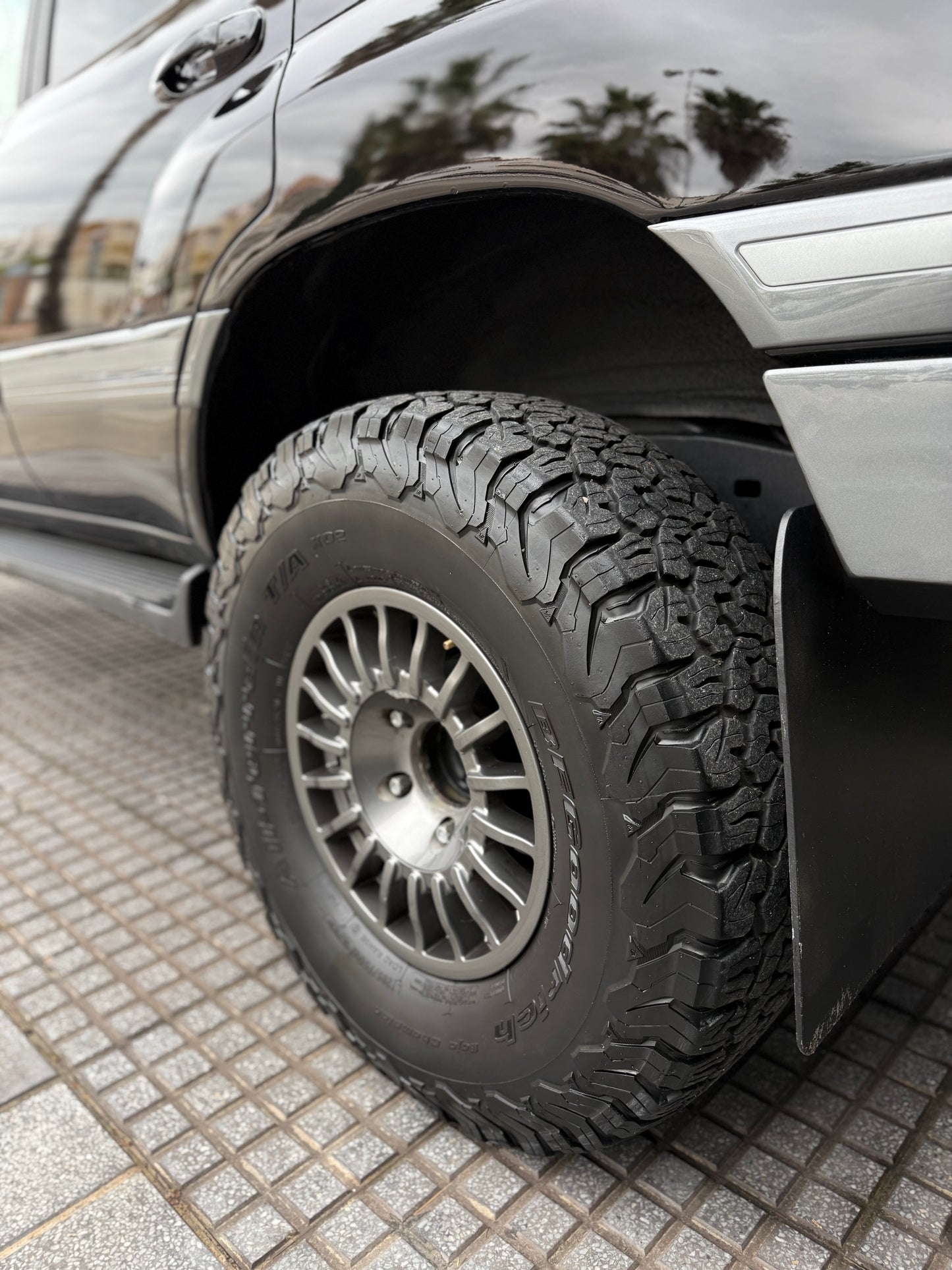 TOYOTA LAND CRUISER HDJ 100