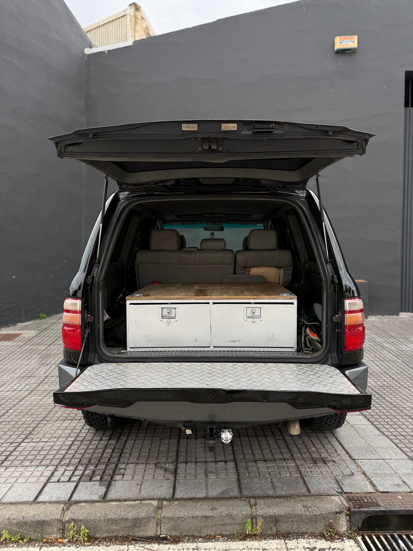 TOYOTA LAND CRUISER HDJ 100