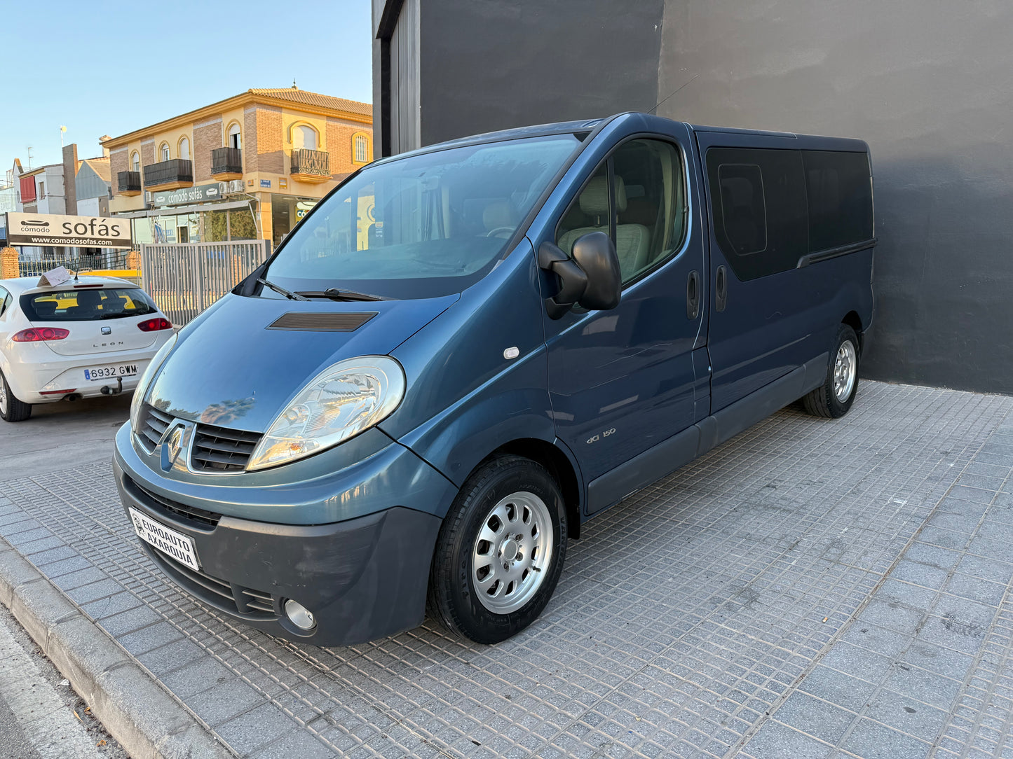RENAULT TRAFIC