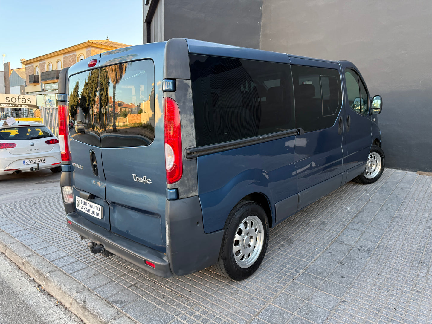 RENAULT TRAFIC