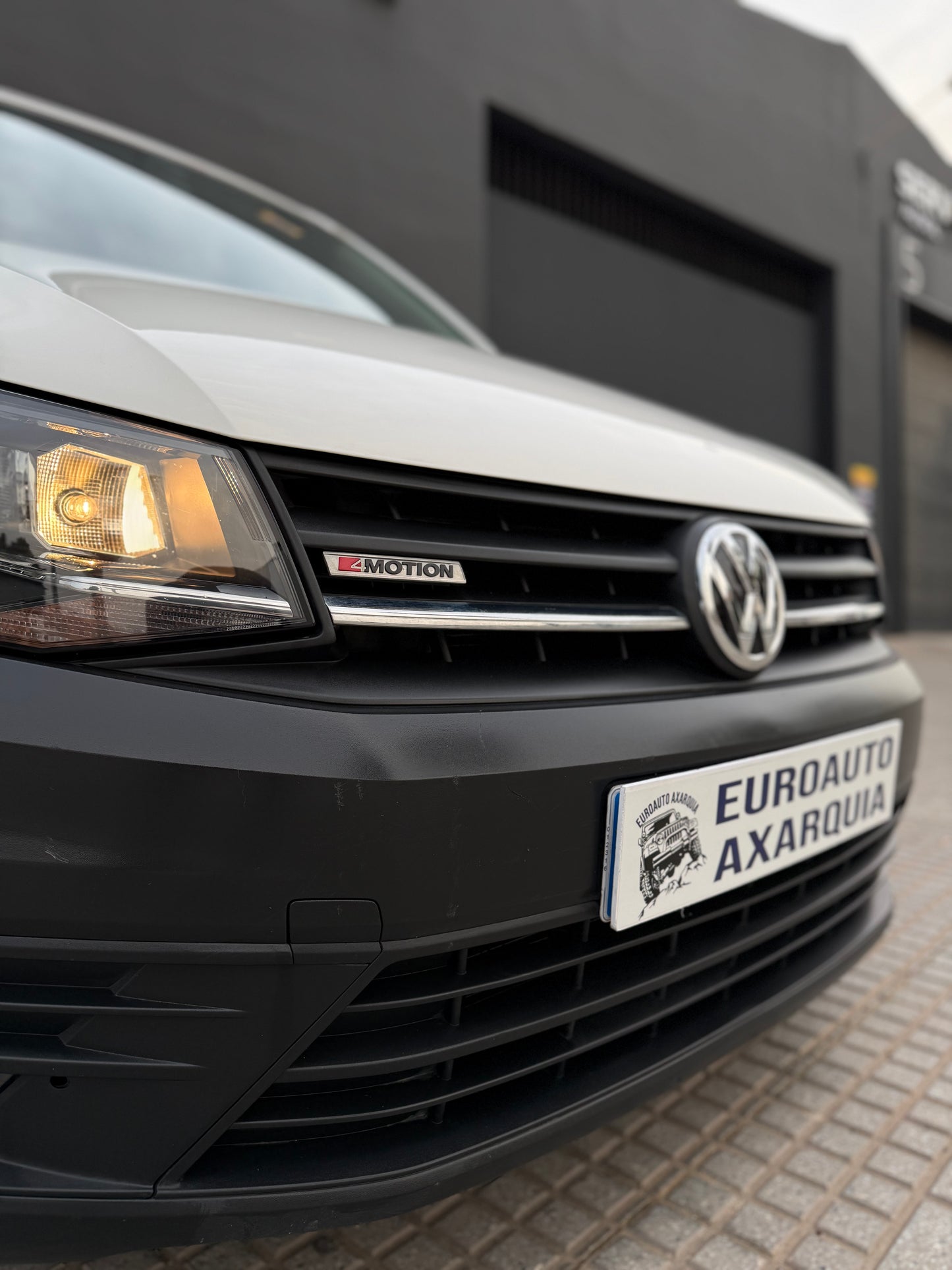 VOLKSWAGEN CADDY 4MOTION
