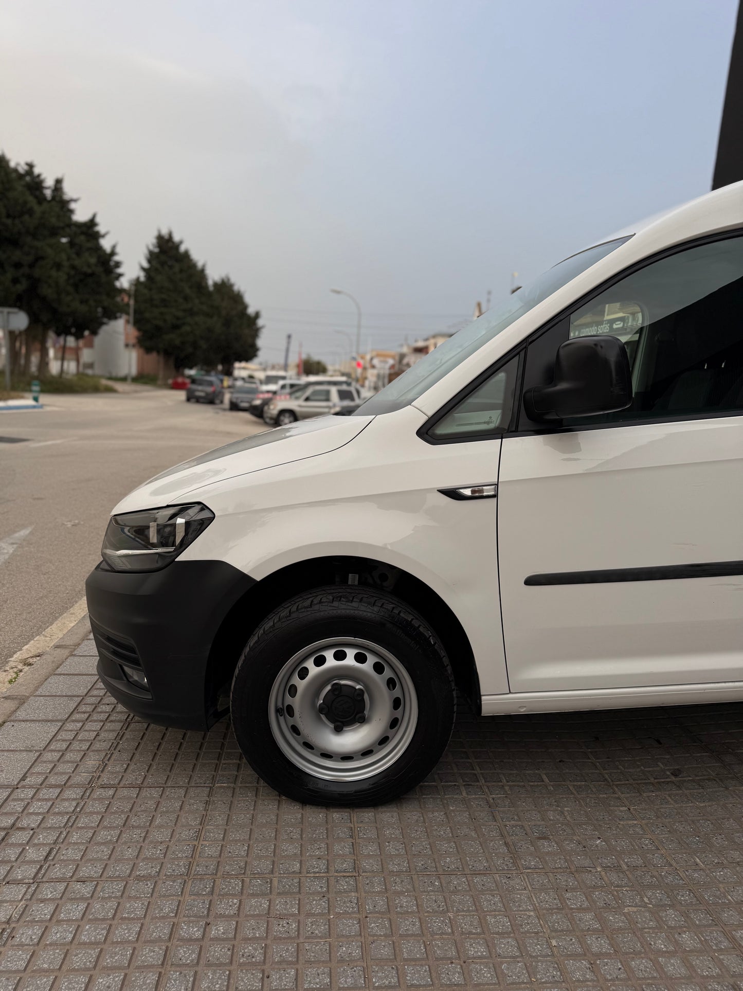 VOLKSWAGEN CADDY 4MOTION