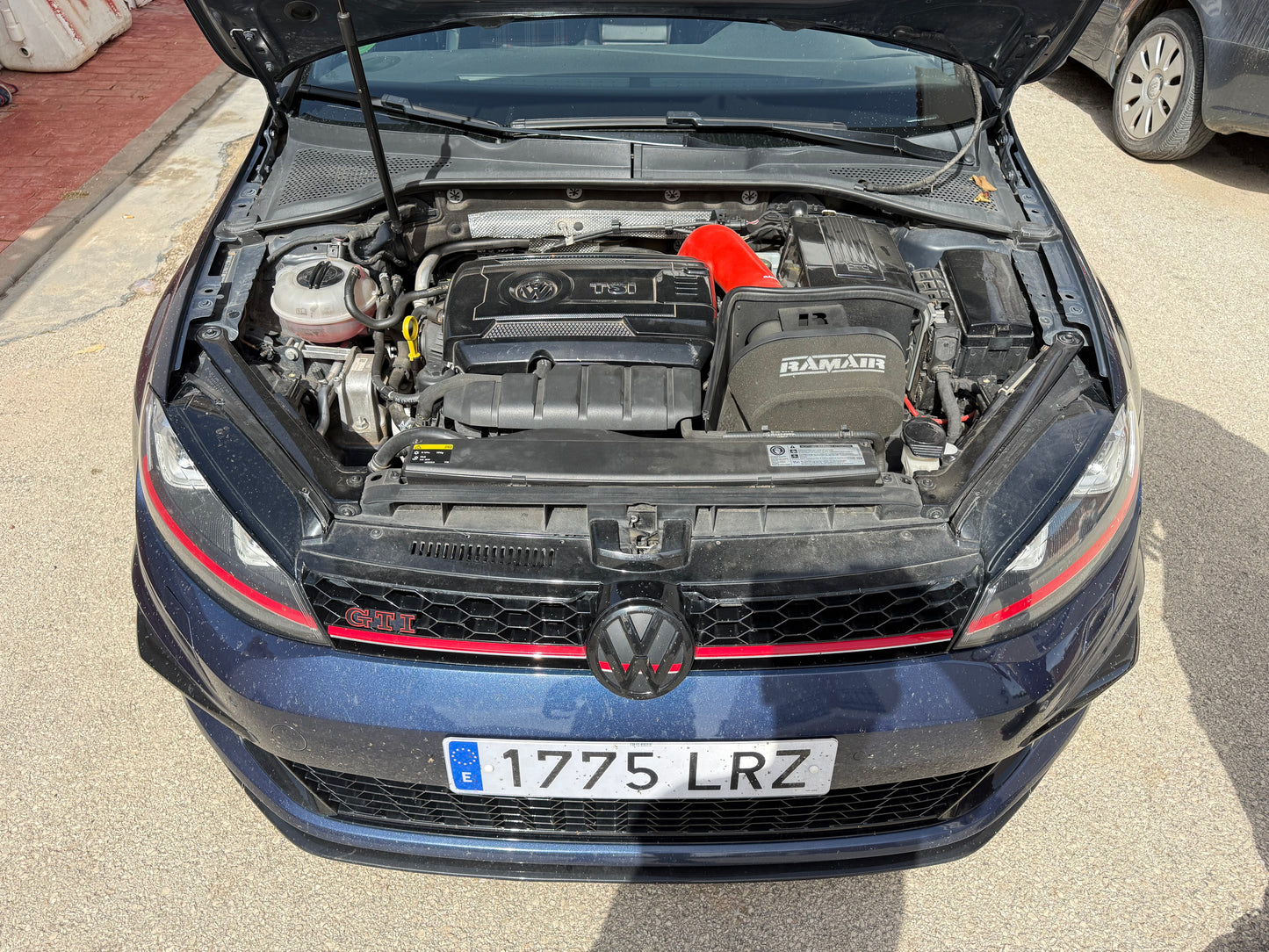 VOLKSWAGEN GOLF GTI PERFORMANCE