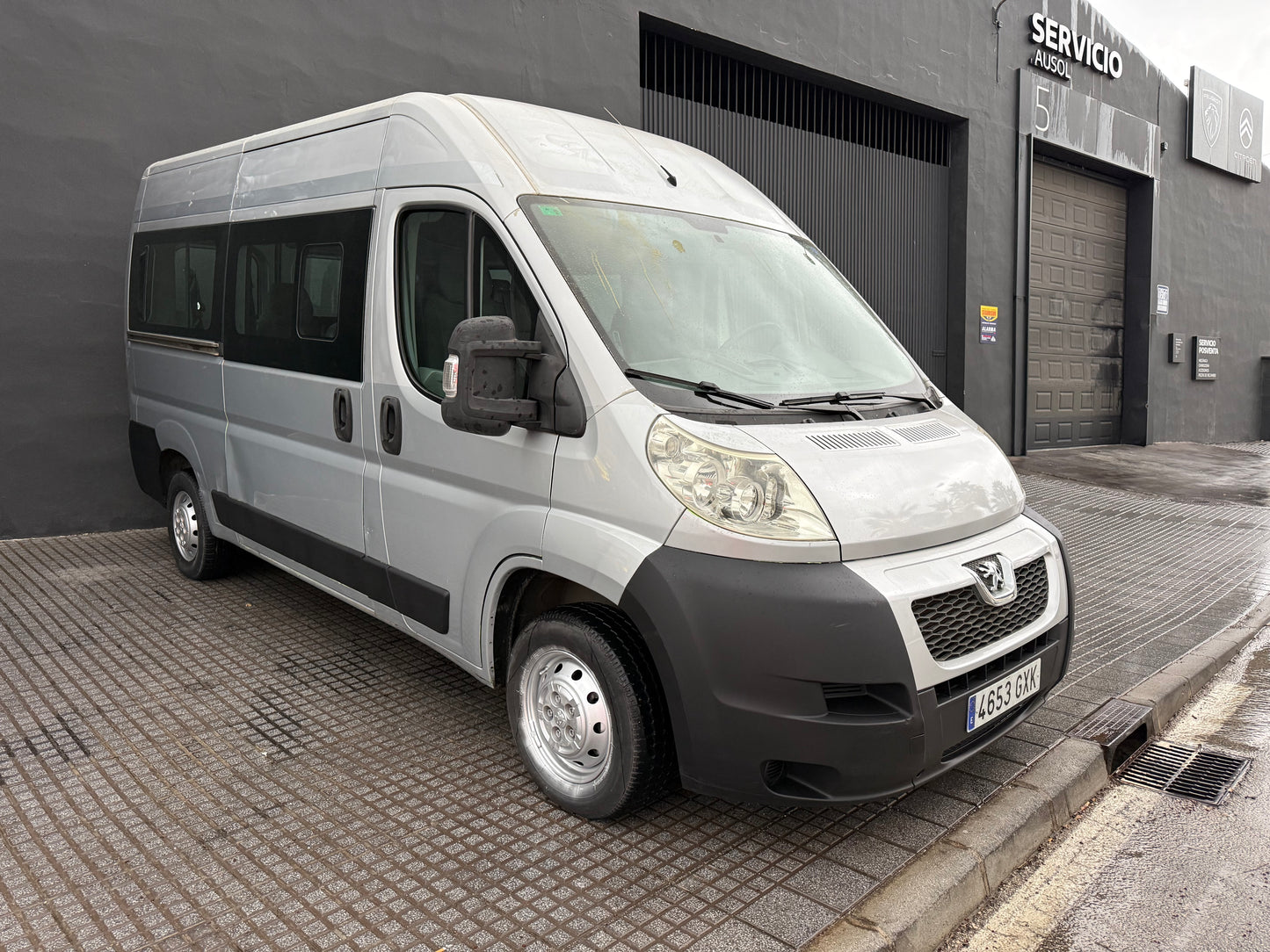 PEUGEOT BOXER 9 PLAZAS